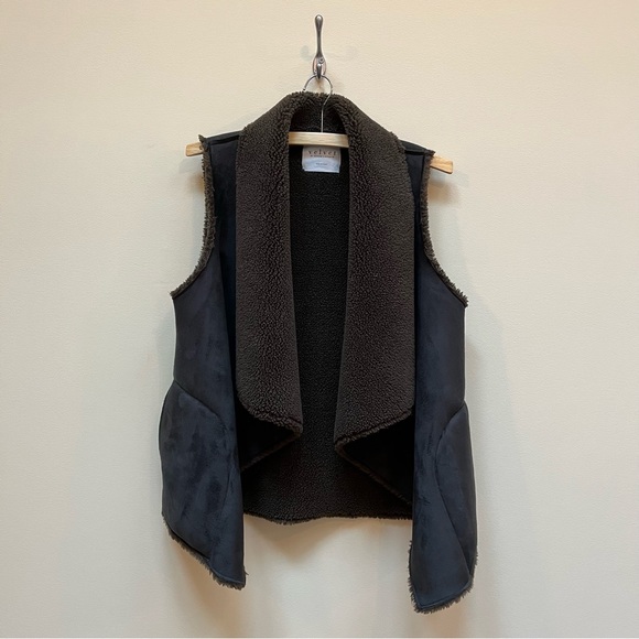 VELVET by Graham & Spencer | Faux Suede and Sherpa Boho Vest - Picture 2 of 4